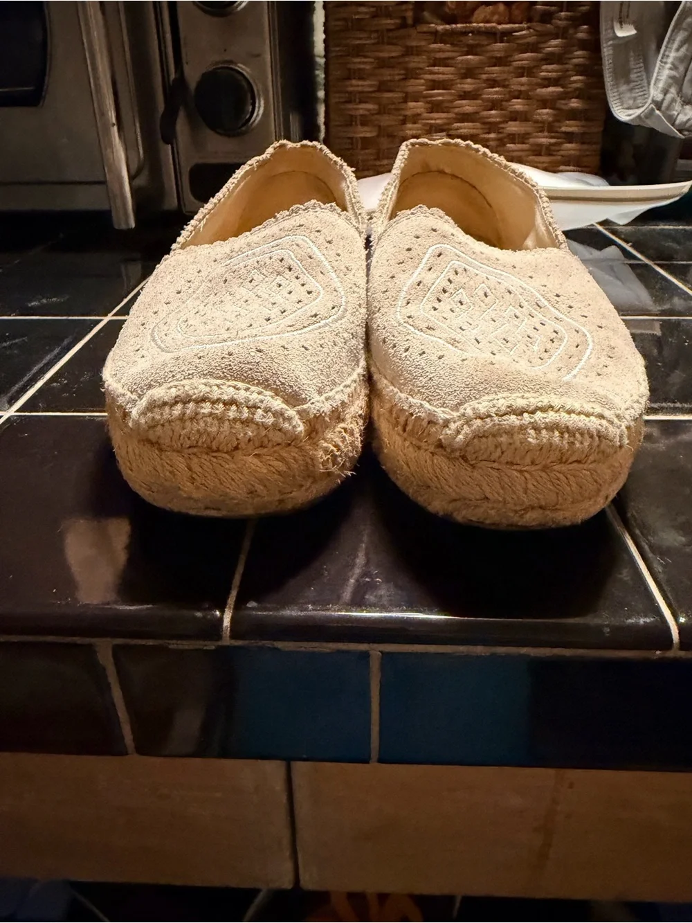 UGG Espadrille Slip On Flats Women’s Size 7 Beige Suede Loafers Summer Shoes